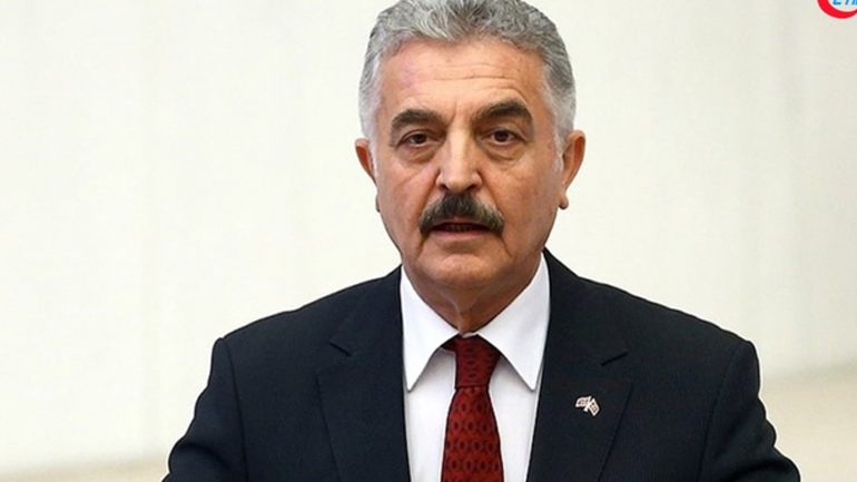 Τούρκος εθνικιστής απειλεί με νέα Μικρασιατική καταστροφή: «Θα κολυμπήσετε μέχρι τη Σικελία»