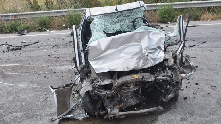 Θανατηφόρο τροχαίο στη Λάρισα: Νεκρός ο οδηγός ΙΧ που συγκρούστηκε με φορτηγό