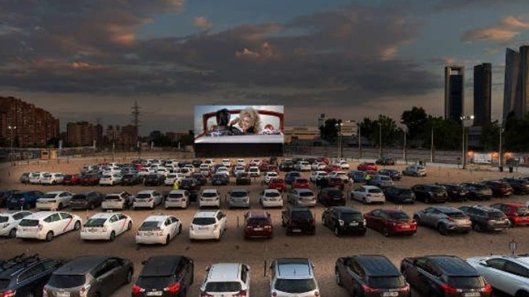 Με το «Grease» εγκαινιάζει τη θερινή περίοδο drive-in στη Μαδρίτη