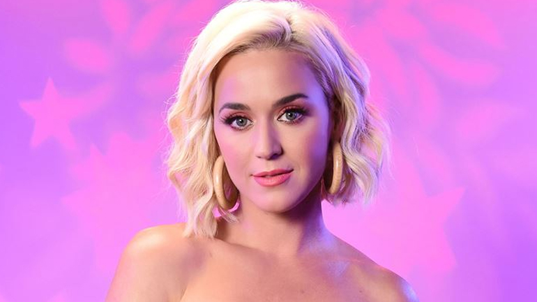 Katy Perry: Λαμπερή εμφάνιση σε προχωρημένη εγκυμοσύνη