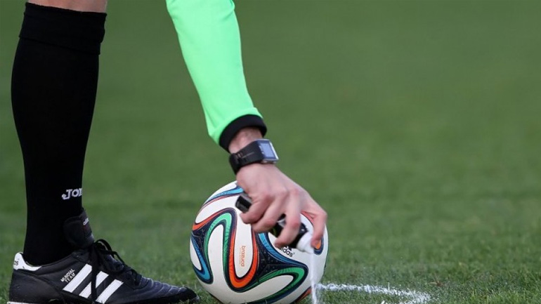 Δεν δέχονται μείωση αποδοχών οι διαιτητές της Super League