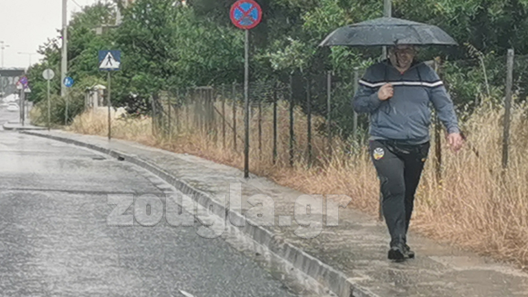 «Άνοιξαν οι ουρανοί» στα βόρεια προάστια 