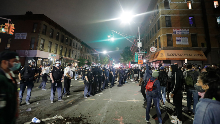 Μαίνεται η οργή στις ΗΠΑ