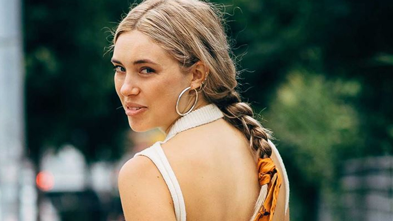 Το χτένισμα από τα ’90s είναι μία από τις κορυφαίες καλοκαιρινές τάσεις φέτος στα μαλλιά!