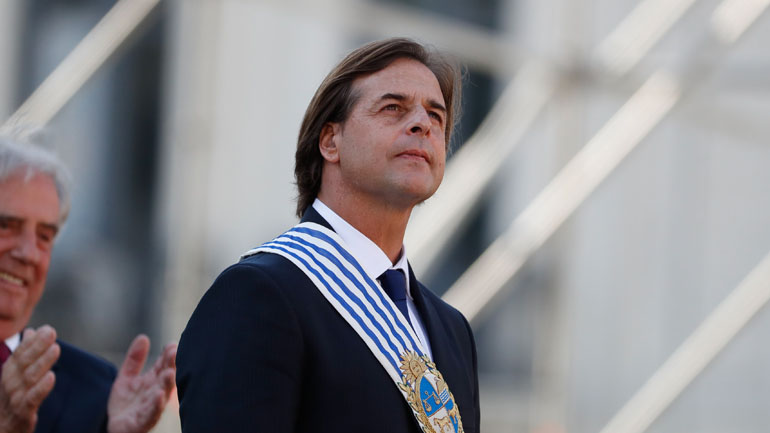 Ο πρόεδρος της Ουρουγουάης τέθηκε σε καραντίνα