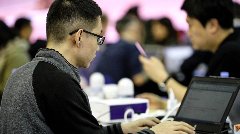 ΗΠΑ: Η Microsoft θα αντικαταστήσει τους δημοσιογράφους με ρομπότ