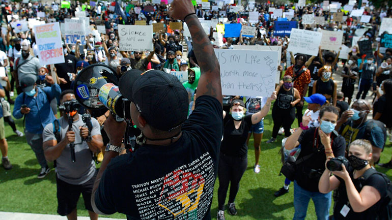 Νεκρός 19χρονος διαδηλωτής από πυρά στο Ντιτρόιτ – Συνεχίζονται οι διαδηλώσεις