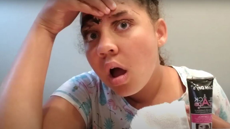 Όταν η μάσκα προσώπου οδηγεί στην απώλεια ενός φρυδιού