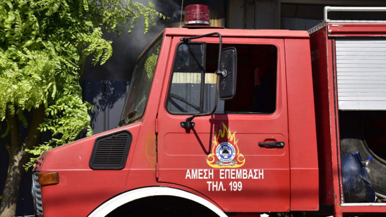 Αυτοκίνητο έπεσε σε γκρεμό 30 μ. στην Πεντέλη Αττικής