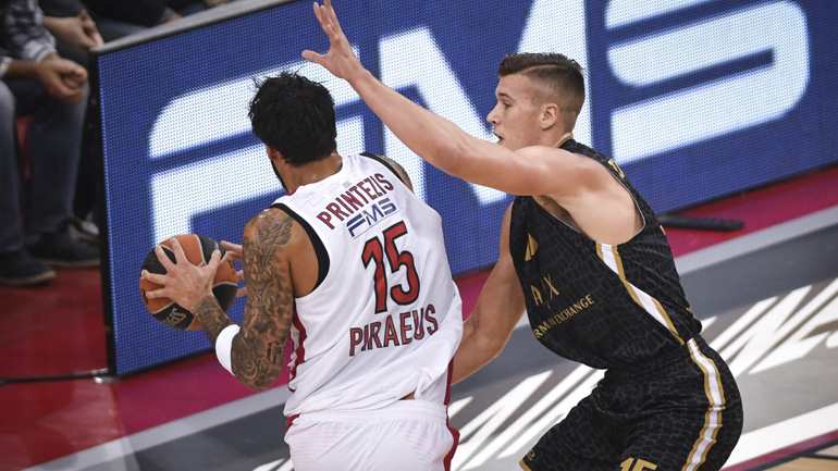 Μπάσκετ: Ανανέωσε για τρία χρόνια με την Αρμάνι Μιλάνο ο Ταρζέφσκι