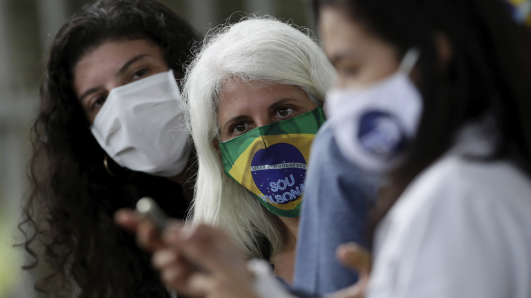 Covid-19:  956 νέοι θάνατοι και 26.928 νέα κρούσματα στη Βραζιλία