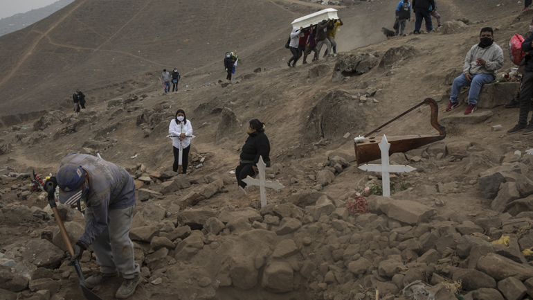 Κορωνοϊός: 141 νέοι θάνατοι και 7.386 νέα κρούσματα στο Περού