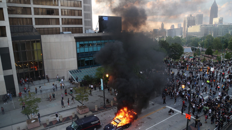 Δολοφονία Φλόιντ: Απαγόρευση κυκλοφορίας σε Λος Άντζελες, Φιλαδέλφεια και Ατλάντα
