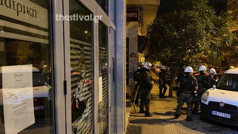 Θεσσαλονίκη: Ζημιές σε καταστήματα από επιθέσεις αγνώστων