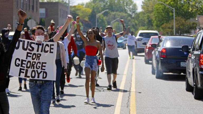 Ρατσισμός στις ΗΠΑ: «Don’t Do It» λέει η Nike, η Adidas κάνει retweet