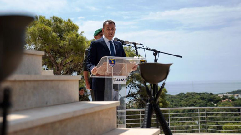 Επιμνημόσυνη Δέηση υπέρ των πεσόντων καταδρομέων παρουσία ΥΕΘΑ Ν. Παναγιωτόπουλου