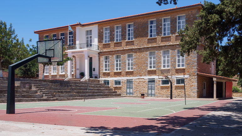 Λειτουργούν εκ νέου τα δημοτικά σχολεία