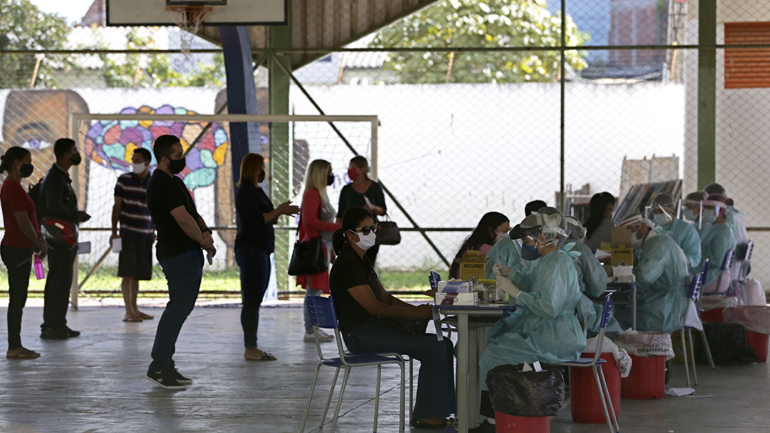 Οι ΗΠΑ έστειλαν δύο εκατομμύρια δόσεις υδροξυχλωροκίνης στη Βραζιλία
