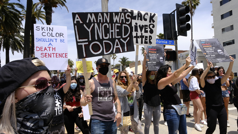 Λεηλασίες καταστημάτων στη Σάντα Μόνικα