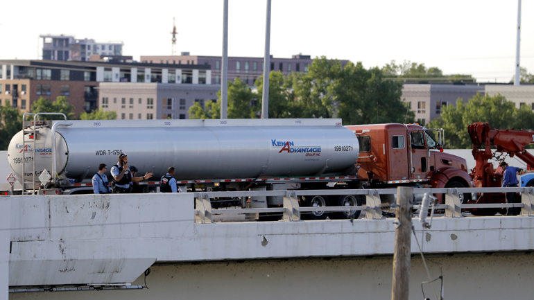 Μινεάπολη: Οδηγός φορτηγού πέρασε μέσα από πλήθος διαδηλωτών