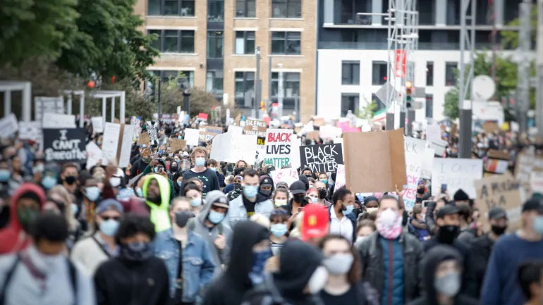 Διαδηλώσεις και επεισόδια στο Μόντρεαλ κατά του ρατσισμού και της αστυνομικής βίας