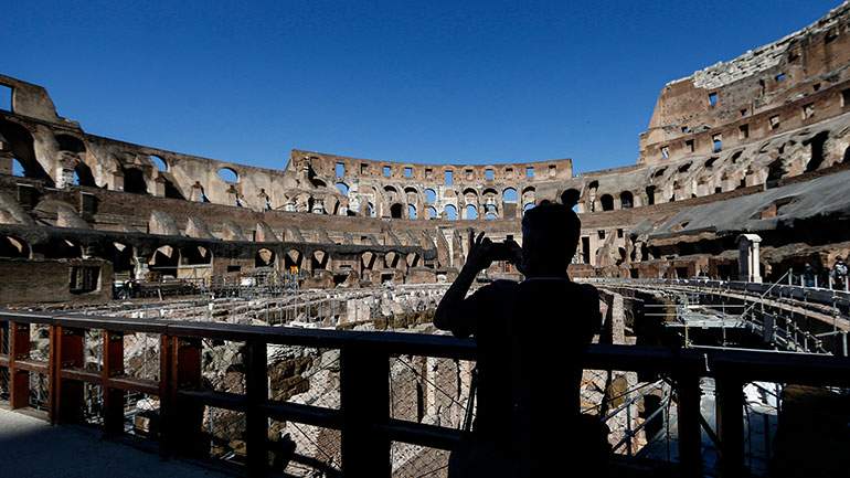 Ιταλία: Το Κολοσσαίο άνοιξε εκ νέου τις πύλες του για τους επισκέπτες
