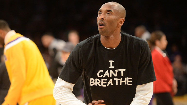 H φωτογραφία του Kobe Bryant με φανέλα «I can’t breathe»