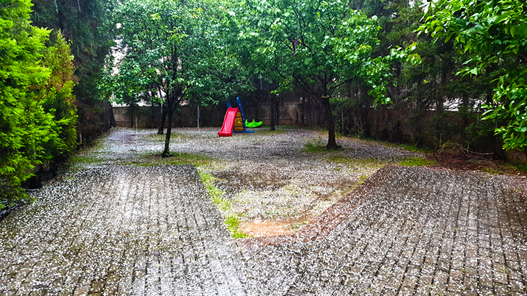 Με βροχές και χαλάζι ξεκίνησε το καλοκαίρι. Πάμε... δυνατά!