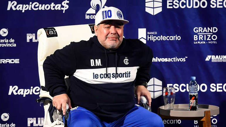 Ο Μαραντόνα και τη νέα σεζόν στη Χιμνάσια Λα Πλάτα