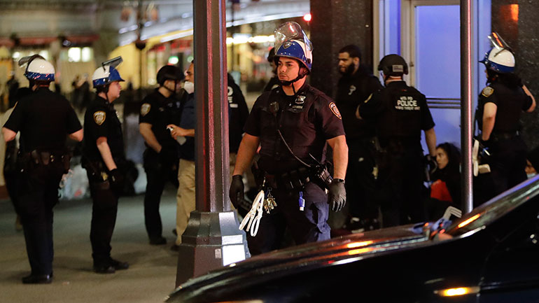 Παρατείνεται η απαγόρευση της κυκλοφορίας στη Νέα Υόρκη