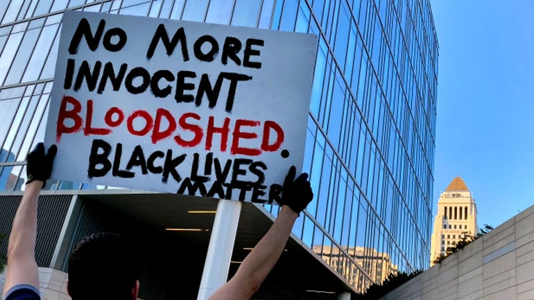 Πρωτόγνωρη η κατάσταση στο Λος Άντζελες, λέει Έλληνας που ζει εκεί