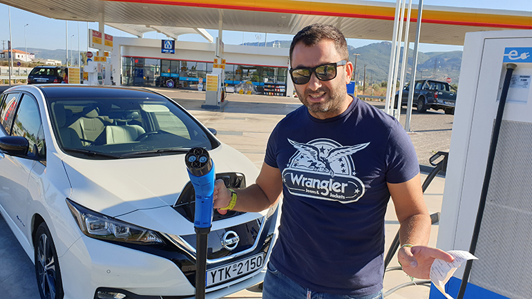 Ήδη στο εθνικό οδικό δίκτυο έχουν τοποθετηθεί ταχυφορτιστές ηλεκτρικών οχημάτων...