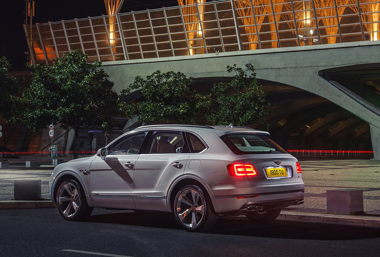 Επιβλητικό από όποια πλευρά και να το κοιτάξεις...