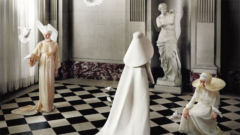 Διαδικτυακή έκθεση των φωτογραφιών «Heavenly Bodies» του diCorcia για το Vogue