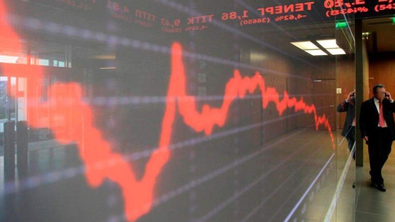 Πτωτικές τάσεις επικρατούν στο ξεκίνημα της σημερινής συνεδρίασης του Xρηματιστηρίου