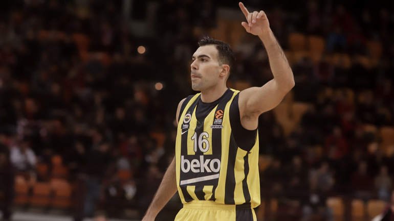 Φημολογία για συμφωνία Σλούκα με Ολυμπιακό – Διάψευση από Καπάζογλου