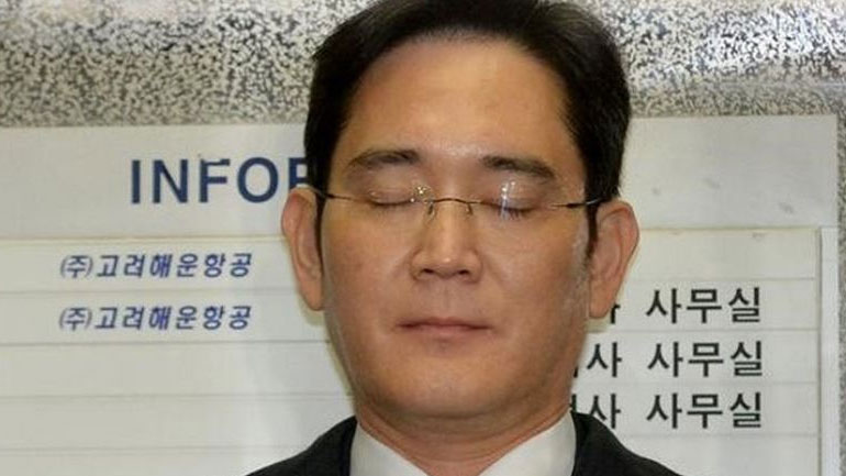 Ένταλμα σύλληψης για τον αντιπρόεδρο της Samsung εξέδωσε η Ν. Κορέα