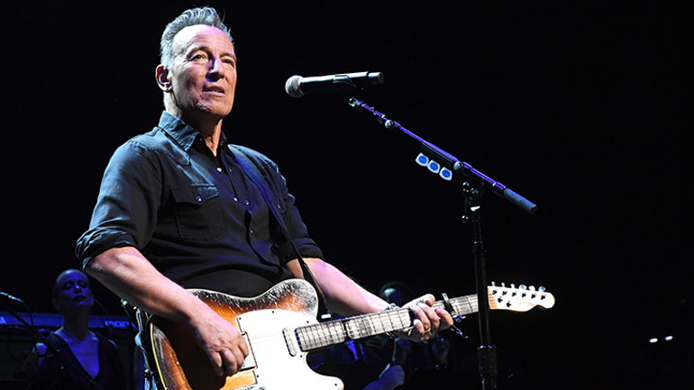 Ο Μπρους Σπρίνγκστιν καταγγέλλει τη διαχείριση της πανδημίας του κορωνοϊού και την αστυνομική βία