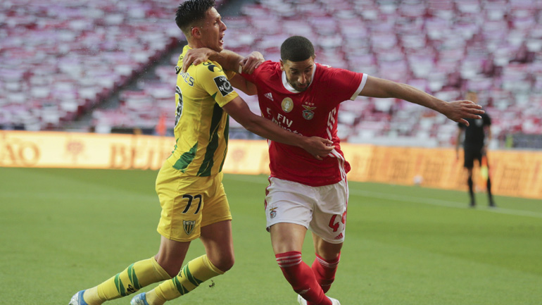 «Κόλλησε» η Μπενφίκα, 0-0 με την Τοντέλα