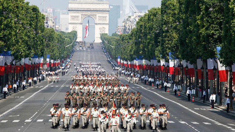 Γαλλία: Η εθνική γιορτή της 14ης Ιουλίου θα τιμηθεί φέτος με μια τελετή στο Παρίσι