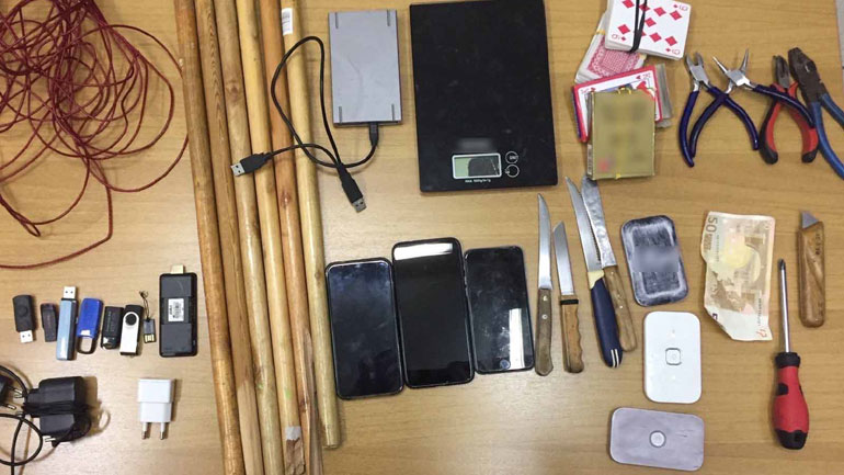 Έφοδος στα κελιά της 17 Νοέμβρη και της Συνωμοσίας των Πυρήνων της Φωτιάς – Τι αντικείμενα κατασχέθηκαν