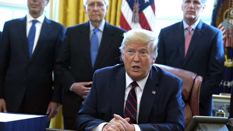 Το Twitter απειλεί να κλείσει τον λογαριασμό του Τραμπ