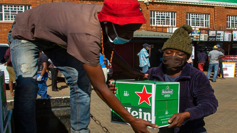 Νότια Αφρική: Θλιβερό ρεκόρ κρουσμάτων μόλυνσης από τον κορονοϊό