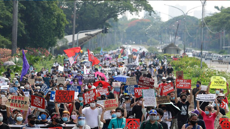 Φιλιππίνες: Το ποσοστό της ανεργίας έφθασε το 17,7% τον Απρίλιο Φιλιππίνες: Το ποσοστό της ανεργίας έφθασε το 17,7% τον Απρίλιο