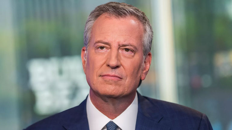 Πώς ο δήμαρχος Bill de Blasio, κάποτε φέρελπις προοδευτικός, την πάτησε με την κρίση George Floyd