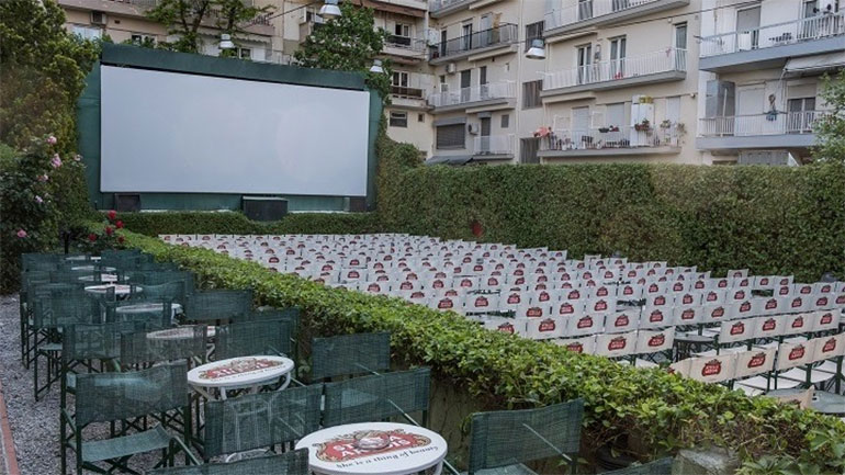 Δίπλα στο κύμα ο θερινός κινηματογράφος της Ζακύνθου