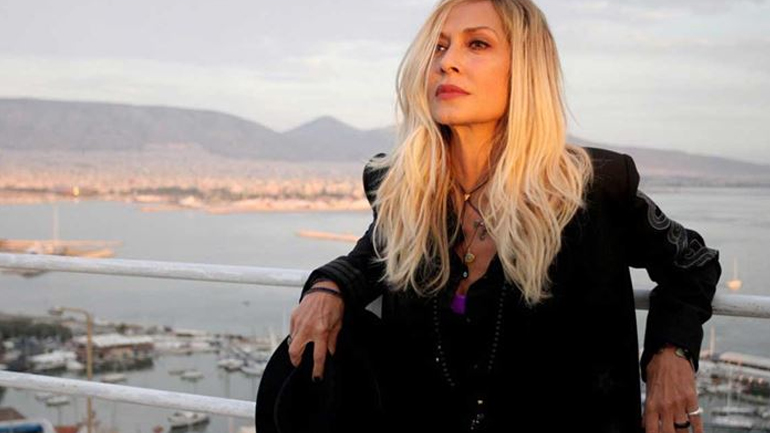 Η Άννα Βίσση δημοσίευσε φωτογραφία αγκαλιά με την Κατερίνα Στανίση στα 80s