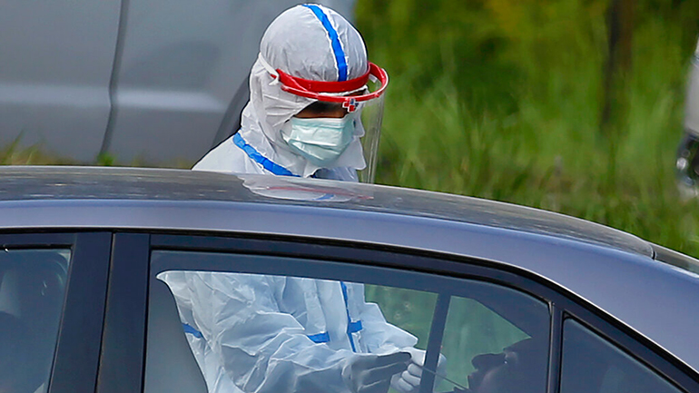 ΗΠΑ: Σχεδόν 700 νεκροί εξαιτίας της πανδημίας σε 24 ώρες