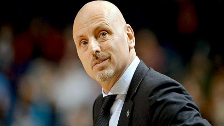 Στον Ερυθρό Αστέρα ο Ομπράντοβιτς