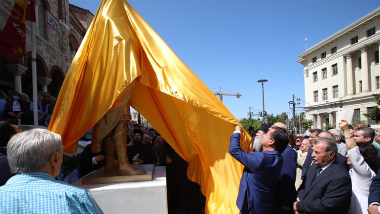 Αποκαλυπτήρια του αγάλματος του Κωνσταντίνου Παλαιολόγου στην Αγία Τριάδα Πειραιά Αποκαλυπτήρια του αγάλματος του Κωνσταντίνου Παλαιολόγου στην Αγία Τριάδα Πειραιά